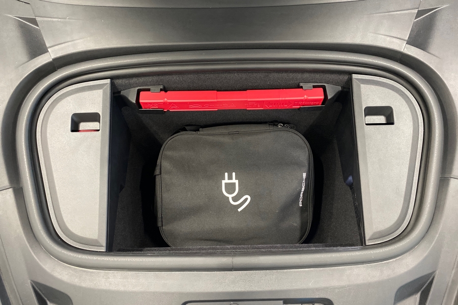 Porsche Taycan vaihtoauto