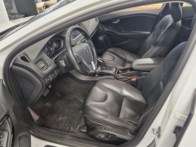 Volvo V40 Cross Country vaihtoauto