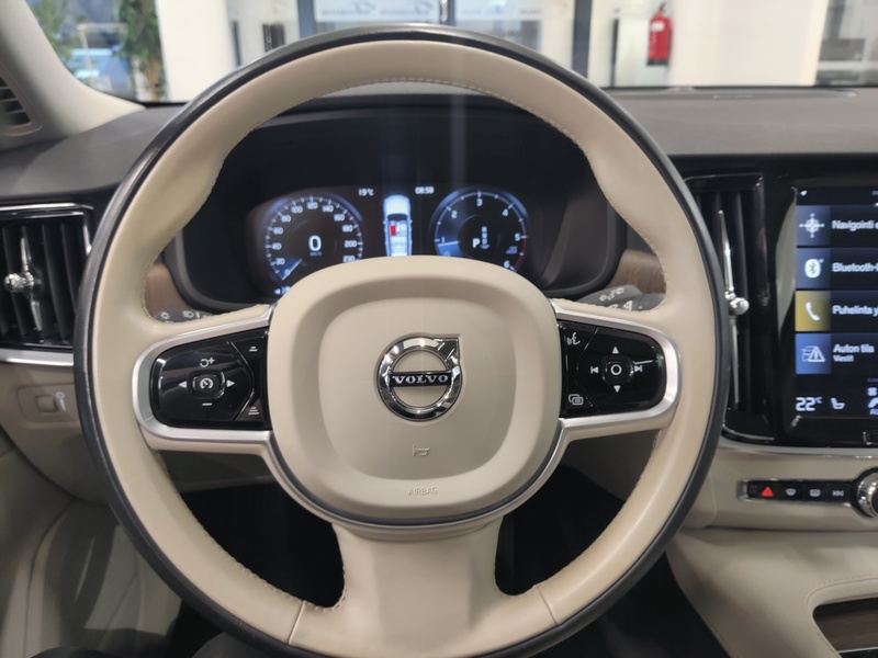 Volvo V90 Cross Country vaihtoauto