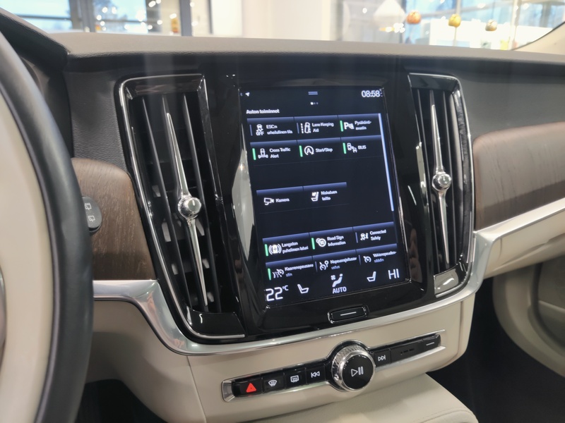 Volvo V90 Cross Country vaihtoauto