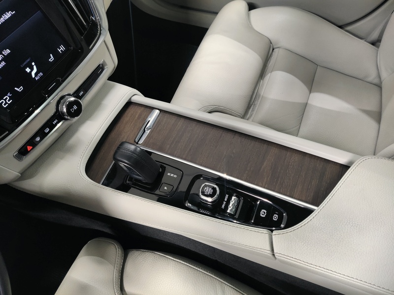 Volvo V90 Cross Country vaihtoauto