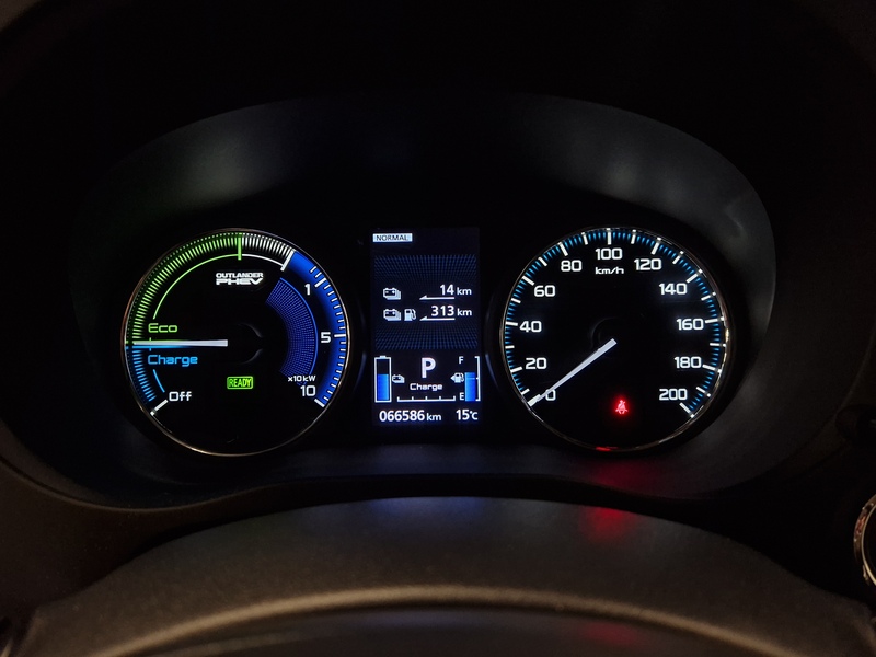 Mitsubishi Outlander PHEV vaihtoauto