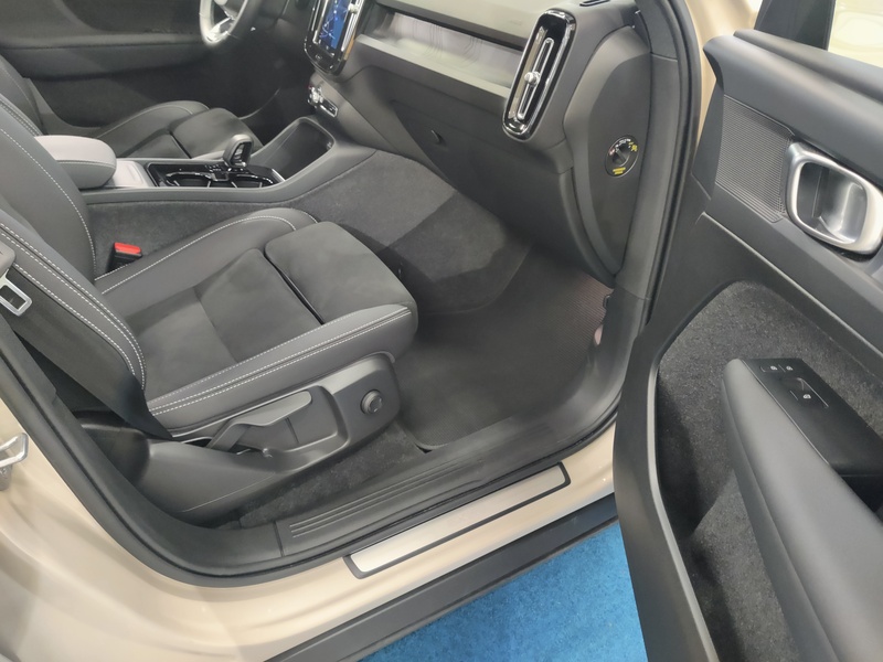 Volvo EX40 vaihtoauto