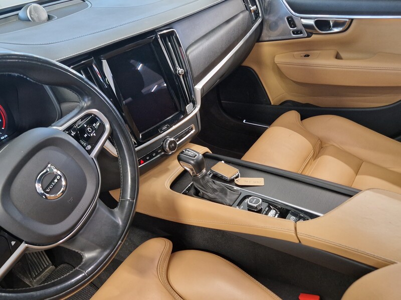 Volvo V90 Cross Country vaihtoauto