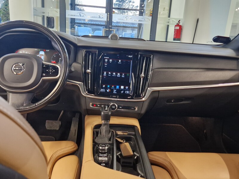 Volvo V90 Cross Country vaihtoauto
