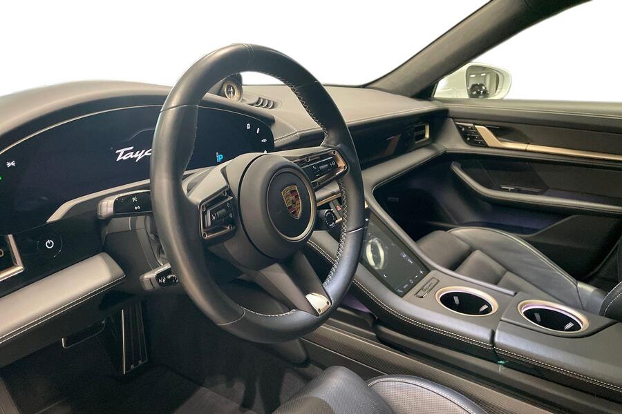 Porsche Taycan vaihtoauto