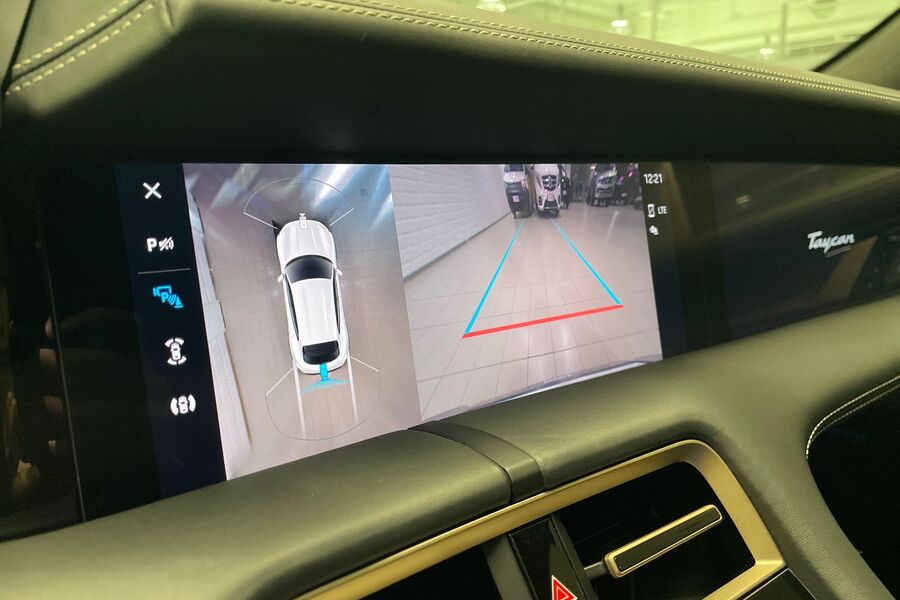 Porsche Taycan vaihtoauto