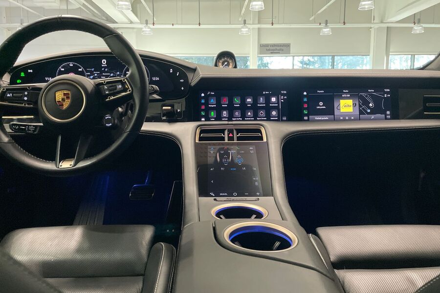 Porsche Taycan vaihtoauto