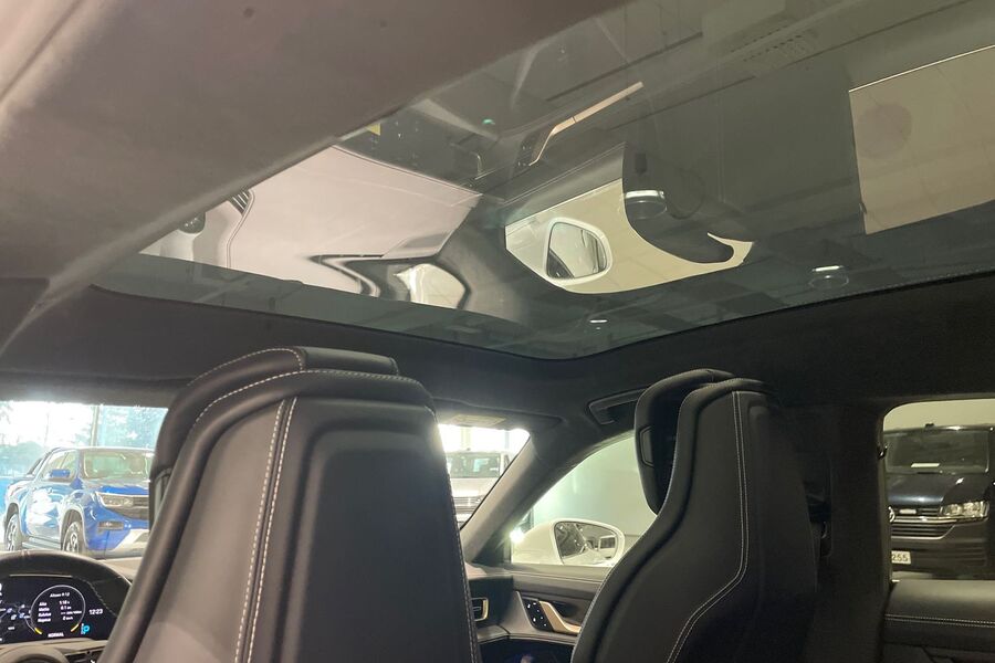 Porsche Taycan vaihtoauto