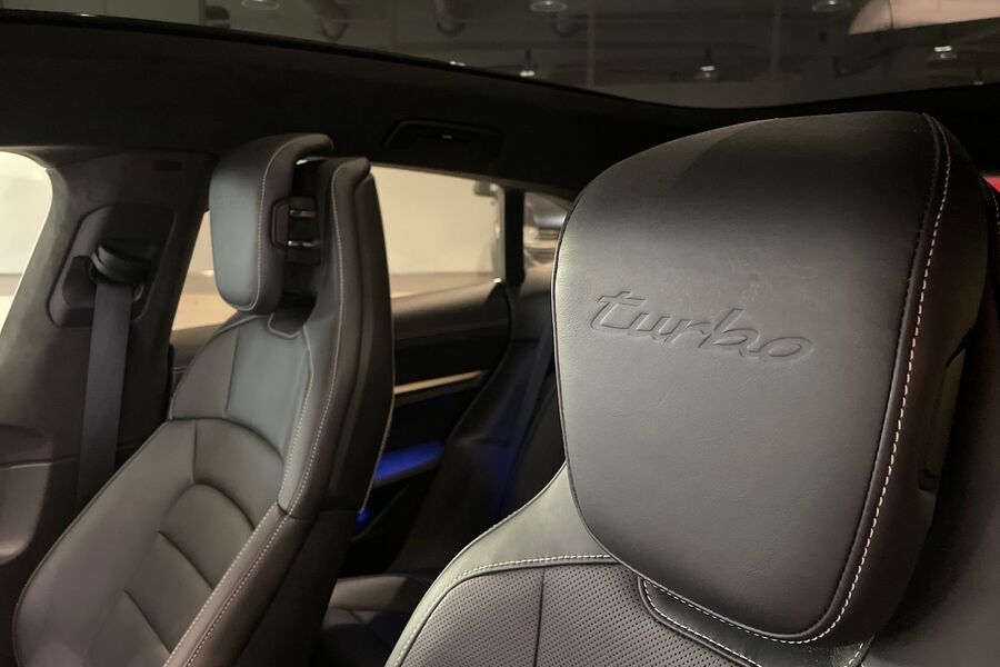 Porsche Taycan vaihtoauto