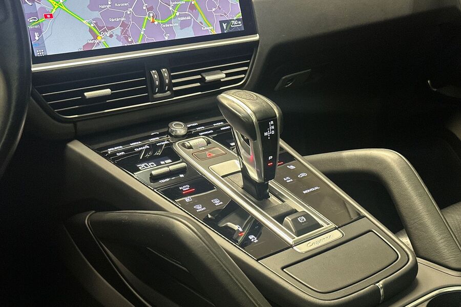 Porsche Cayenne vaihtoauto