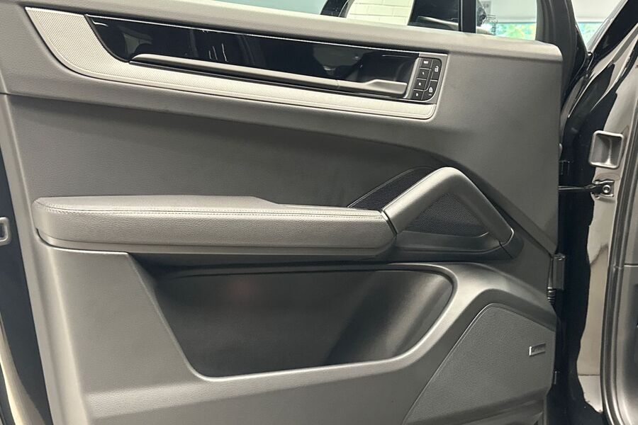 Porsche Cayenne vaihtoauto