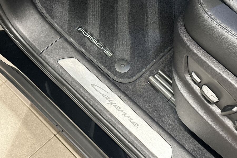 Porsche Cayenne vaihtoauto