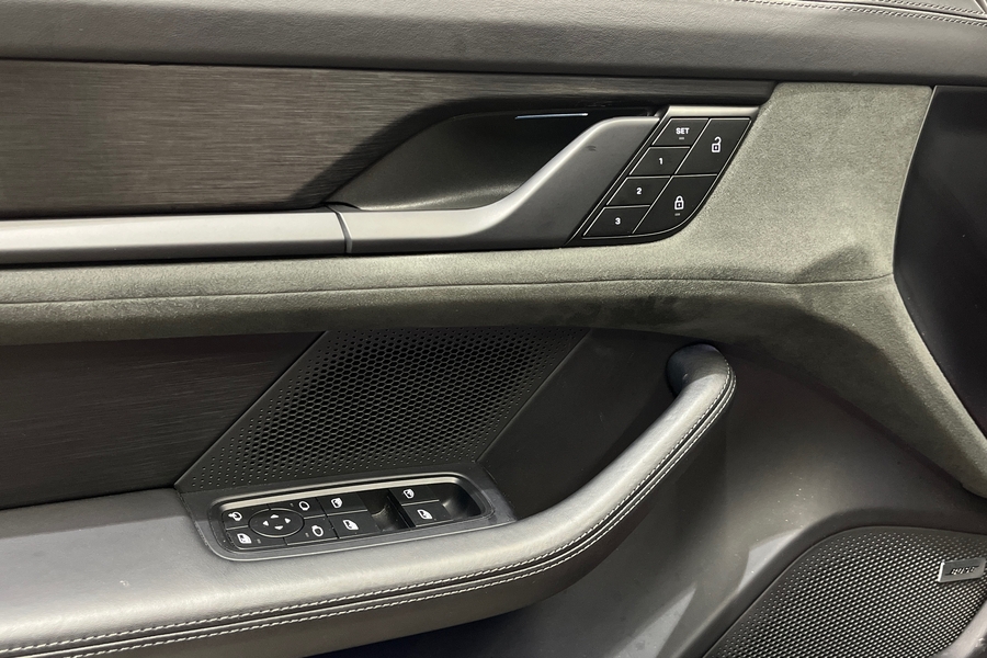Porsche Taycan vaihtoauto