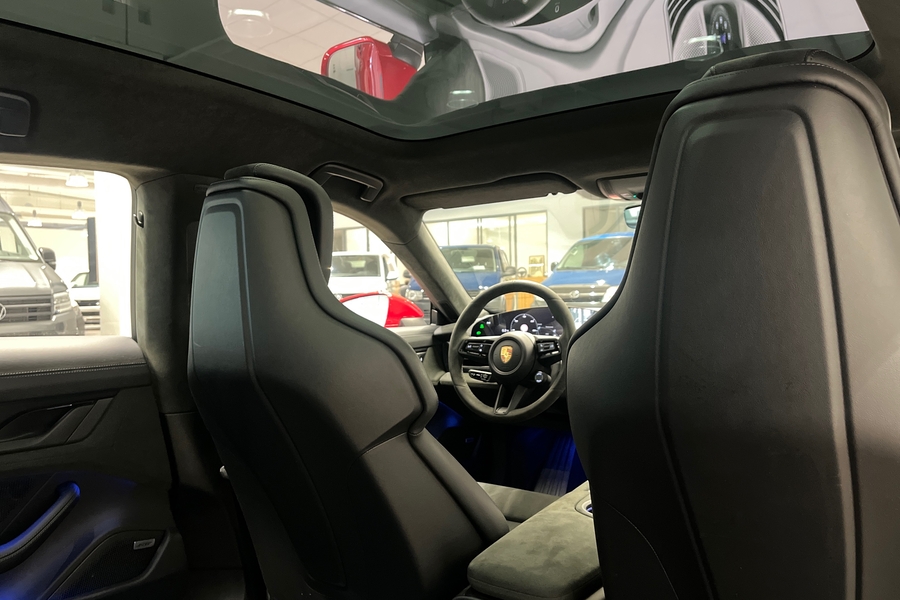 Porsche Taycan vaihtoauto