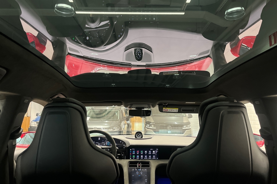 Porsche Taycan vaihtoauto