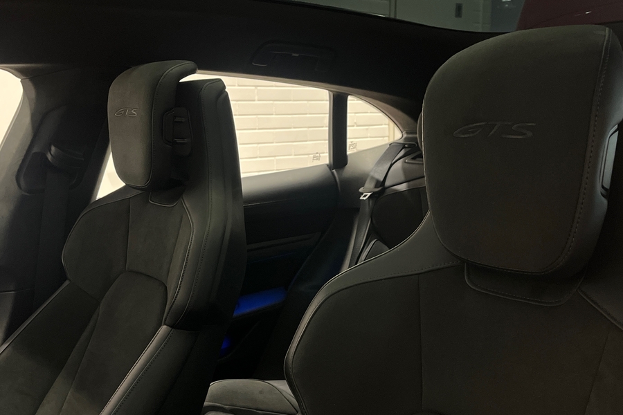 Porsche Taycan vaihtoauto