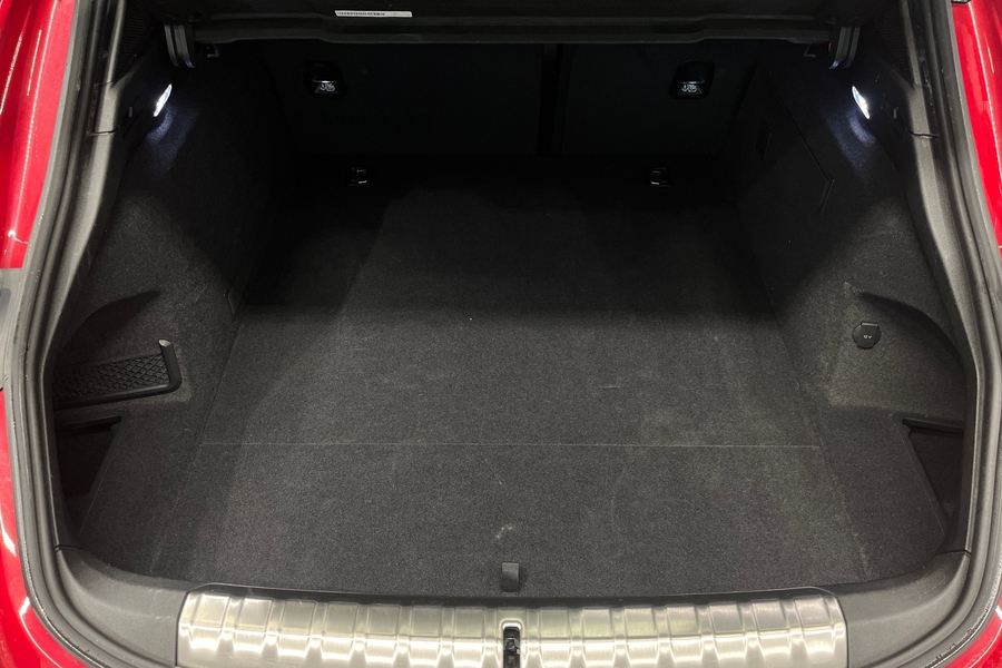 Porsche Taycan vaihtoauto