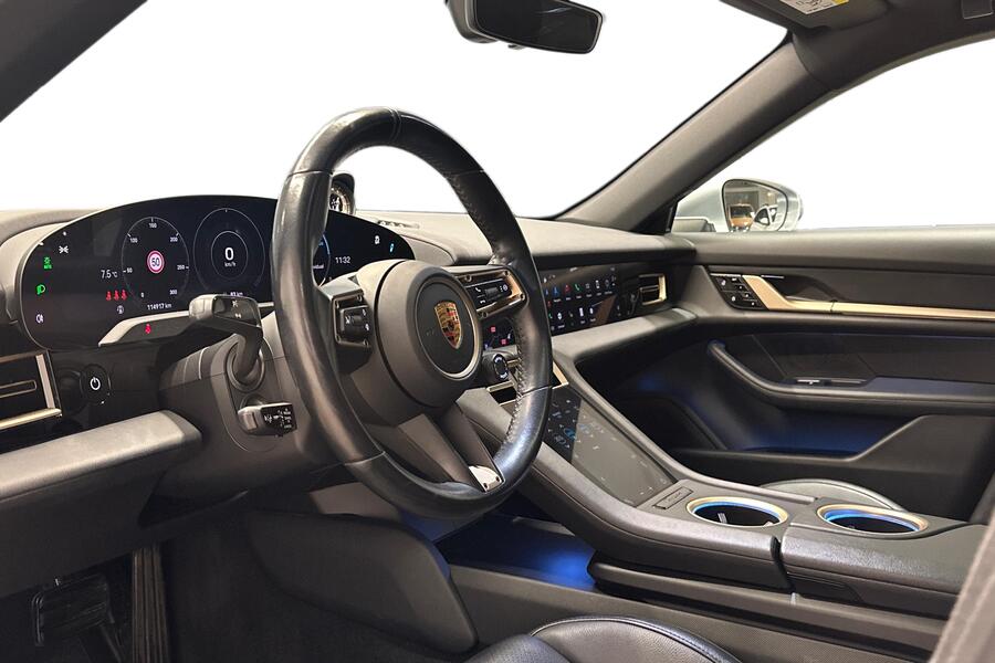 Porsche Taycan vaihtoauto