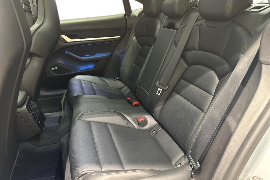 Porsche Taycan vaihtoauto