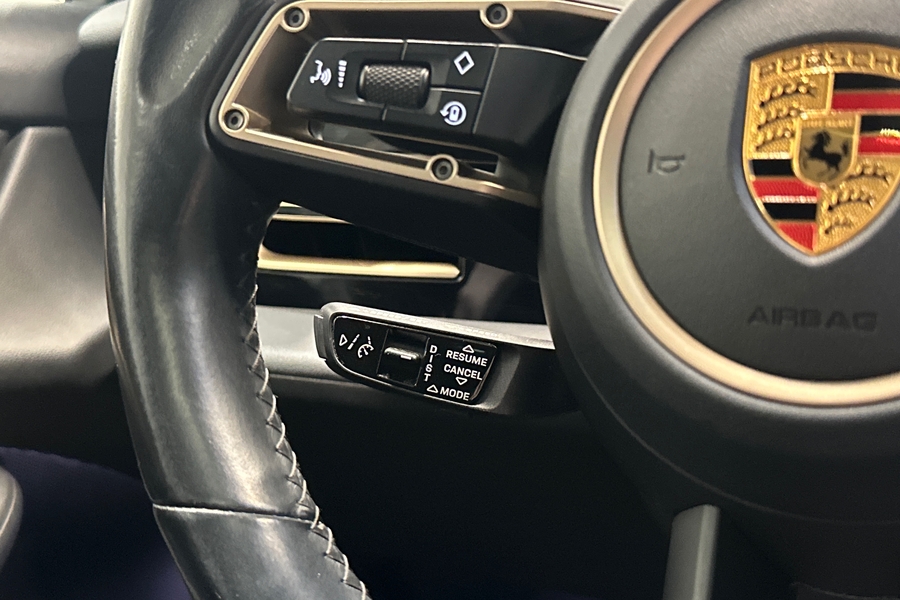 Porsche Taycan vaihtoauto