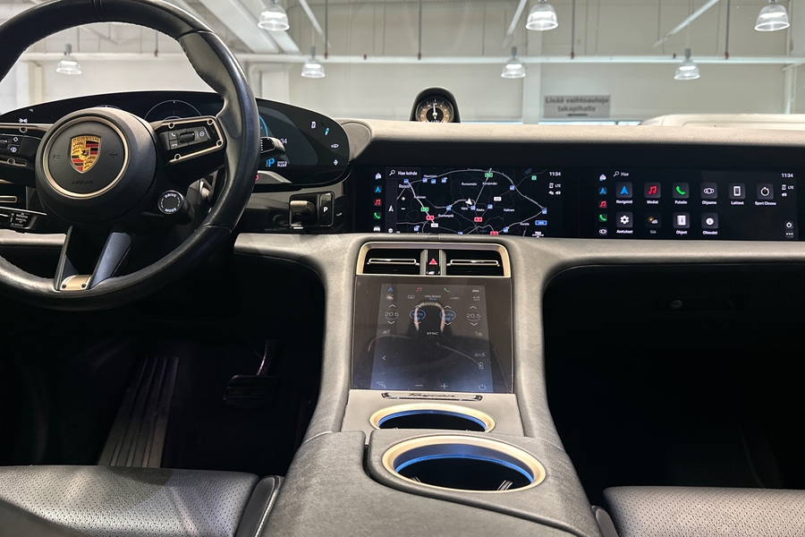 Porsche Taycan vaihtoauto