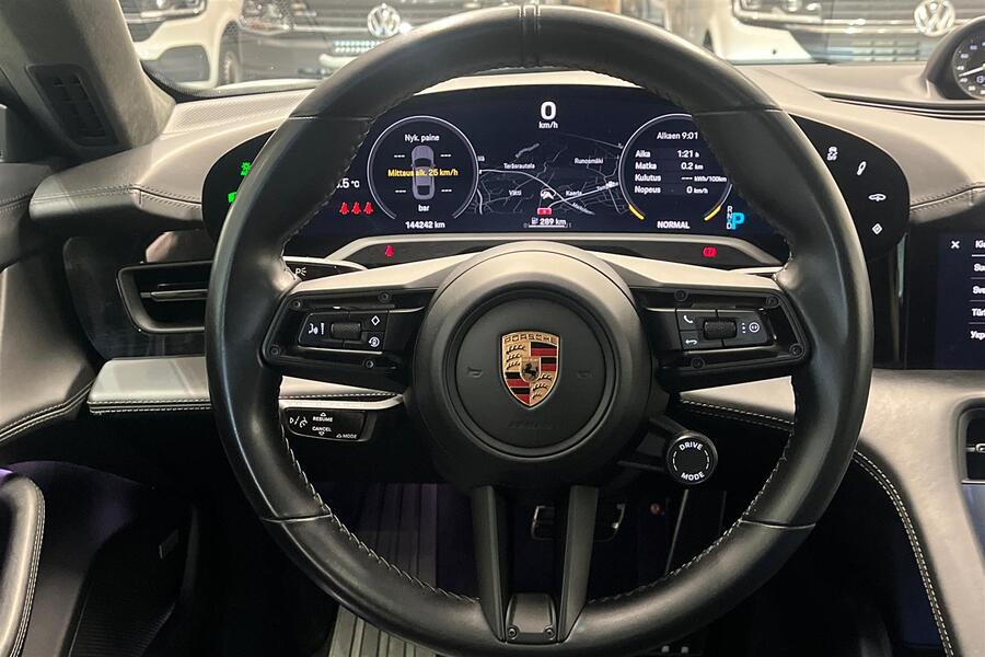 Porsche Taycan vaihtoauto