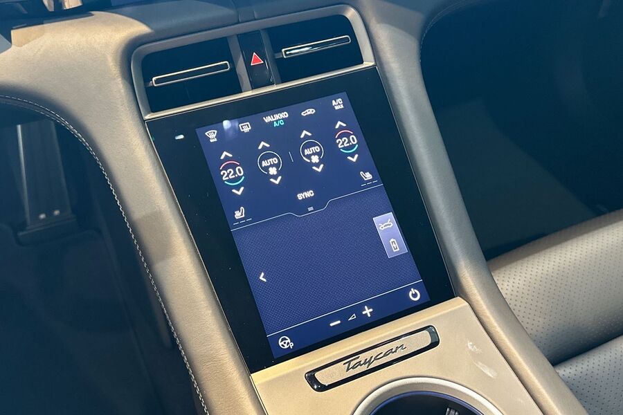 Porsche Taycan vaihtoauto