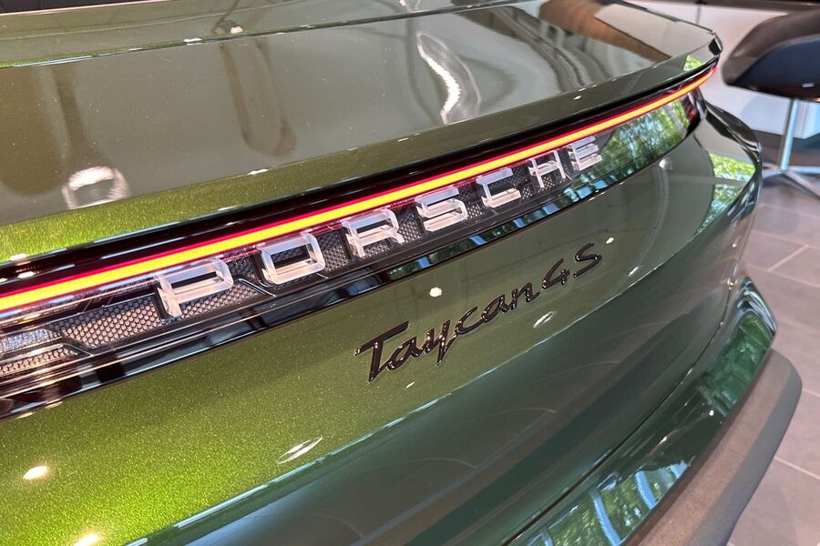 Porsche Taycan vaihtoauto