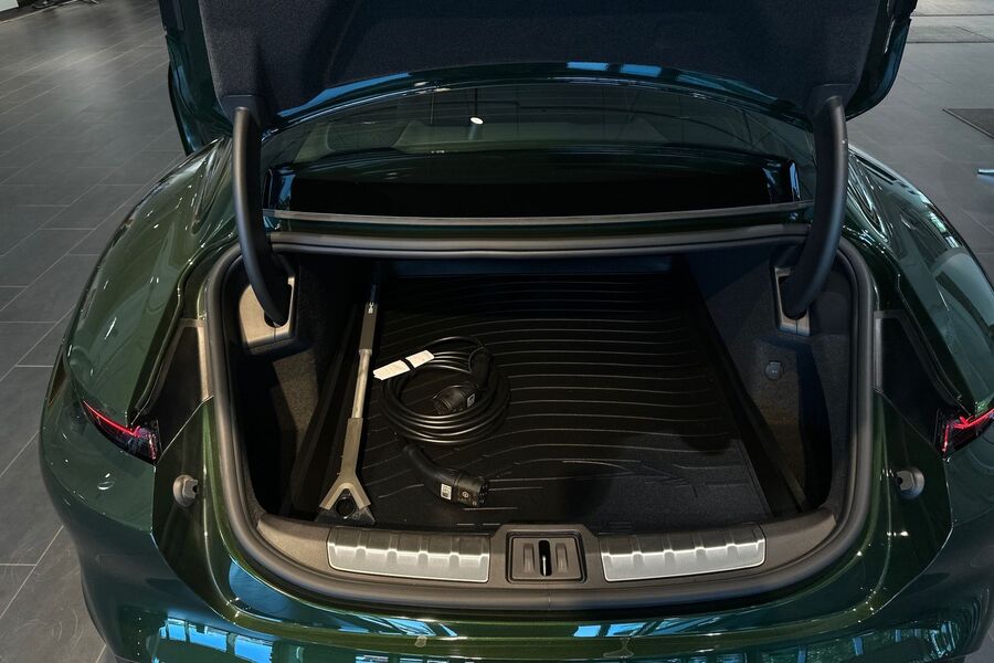 Porsche Taycan vaihtoauto