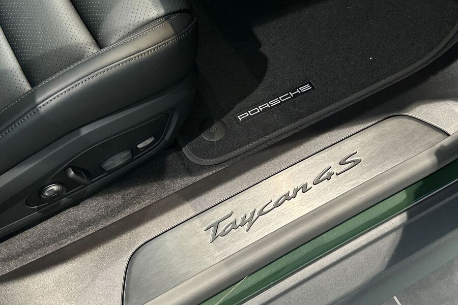 Porsche Taycan vaihtoauto