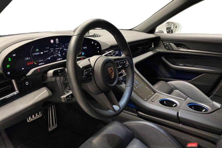 Porsche Taycan vaihtoauto