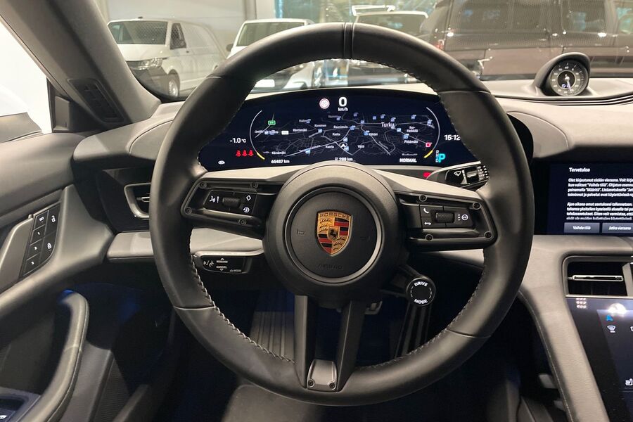 Porsche Taycan vaihtoauto