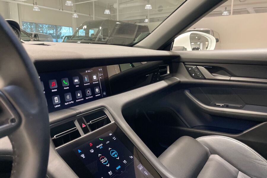 Porsche Taycan vaihtoauto