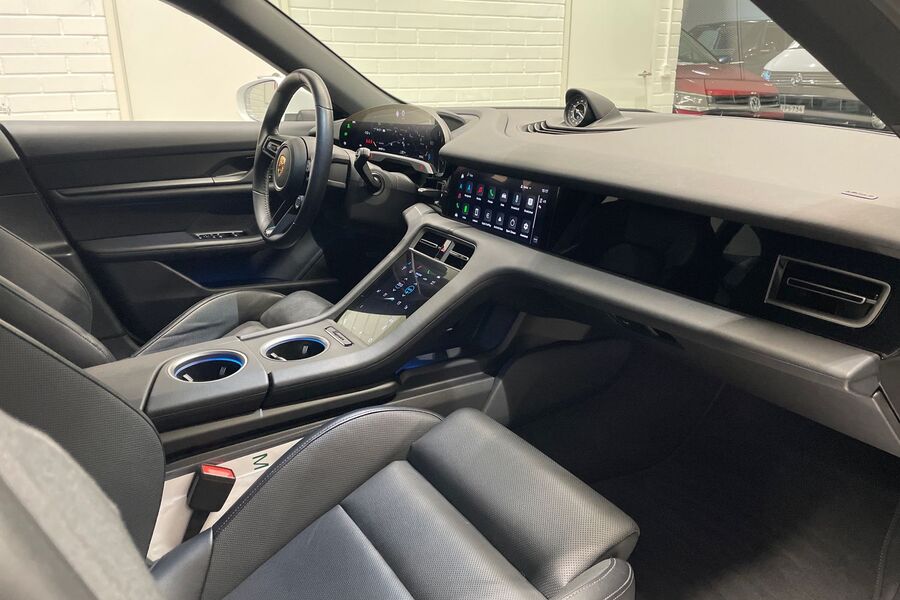 Porsche Taycan vaihtoauto