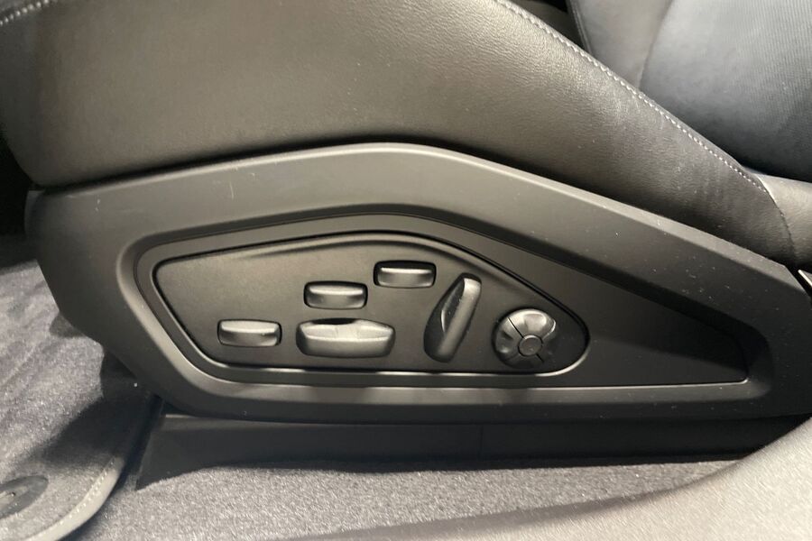 Porsche Taycan vaihtoauto