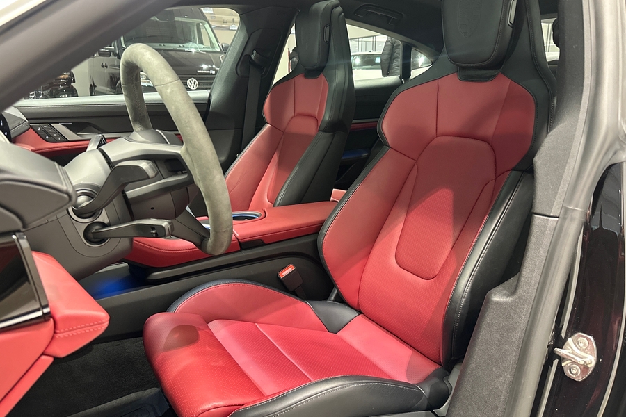 Porsche Taycan vaihtoauto