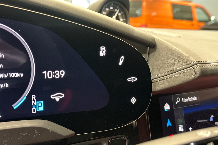 Porsche Taycan vaihtoauto