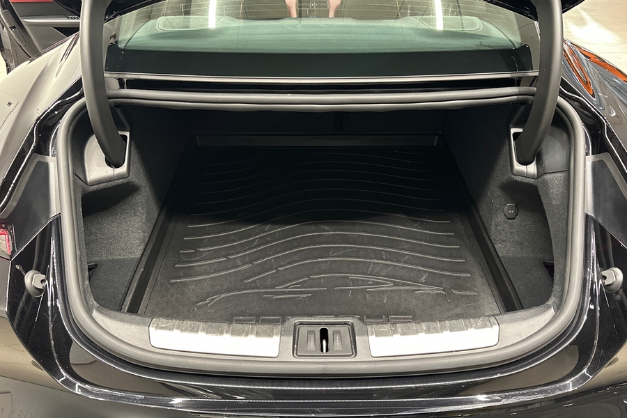 Porsche Taycan vaihtoauto