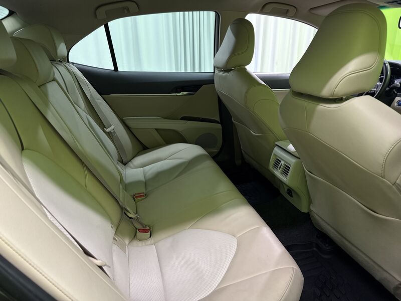 Toyota Camry vaihtoauto