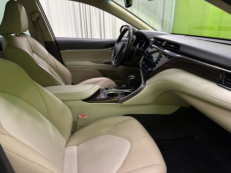 Toyota Camry vaihtoauto