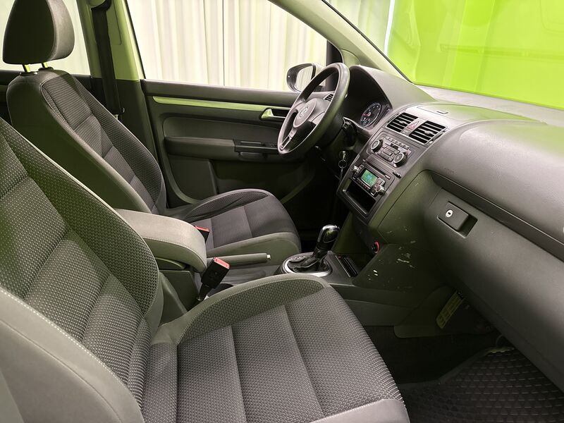 Volkswagen Touran vaihtoauto