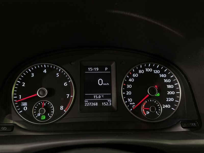 Volkswagen Touran vaihtoauto