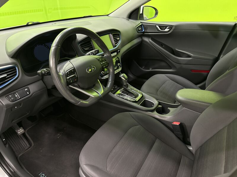 Hyundai IONIQ hybrid vaihtoauto