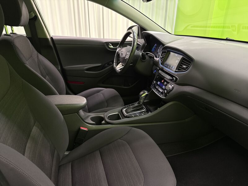 Hyundai IONIQ hybrid vaihtoauto