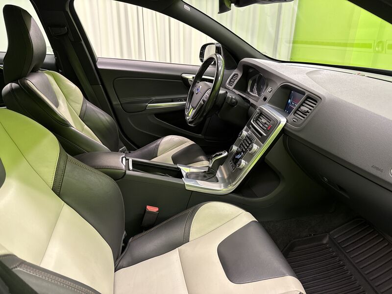 Volvo S60 Cross Country vaihtoauto