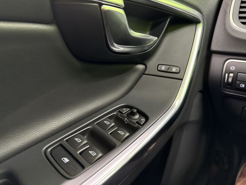 Volvo S60 Cross Country vaihtoauto