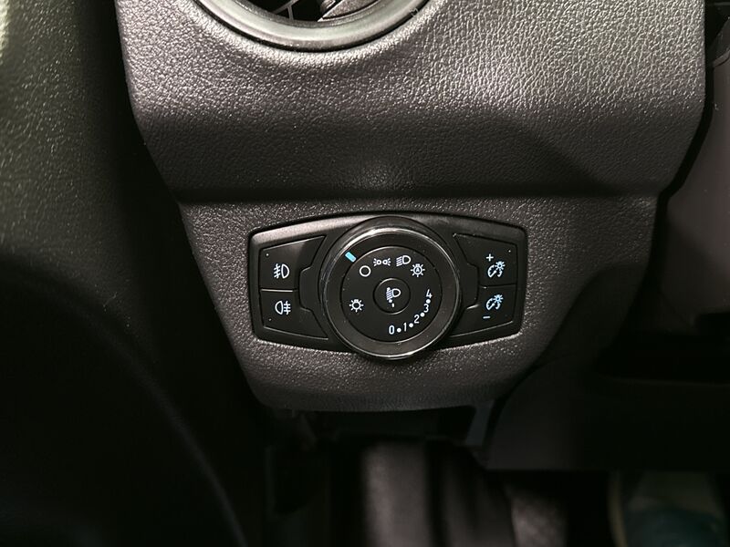 Ford Transit Courier vaihtoauto