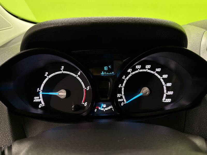 Ford Transit Courier vaihtoauto