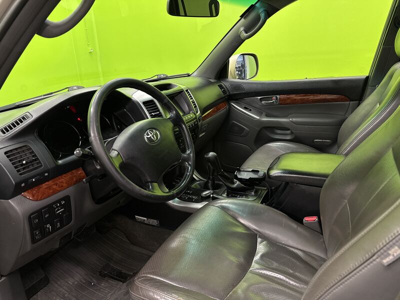 Toyota Land Cruiser vaihtoauto